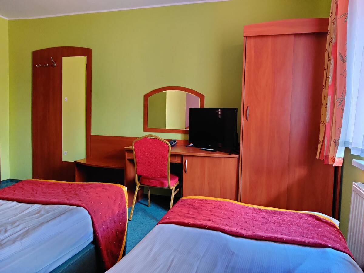 Отель HOTEL ŻUŁAWY Эльблонг-26